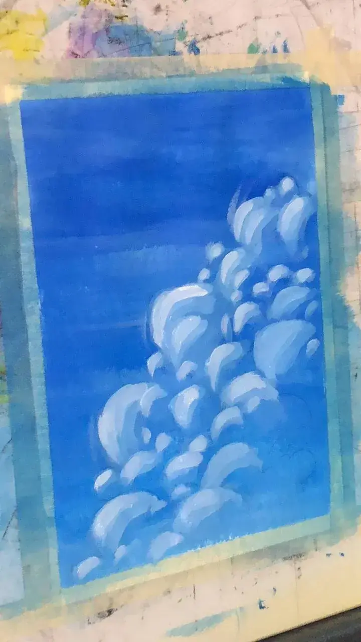 Fügen Sie den Wolken mit Acrylfarbe Dicke hinzu