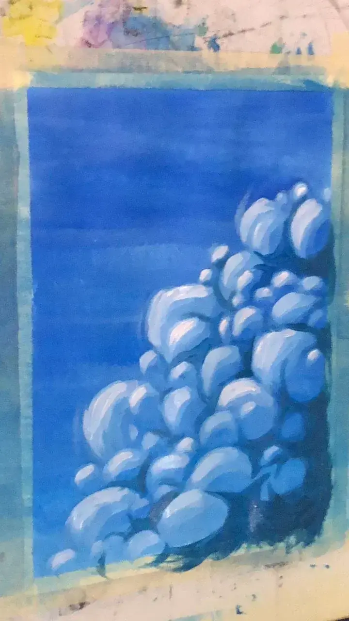 die dunklen Bereiche der Wolken mit Acryl malen